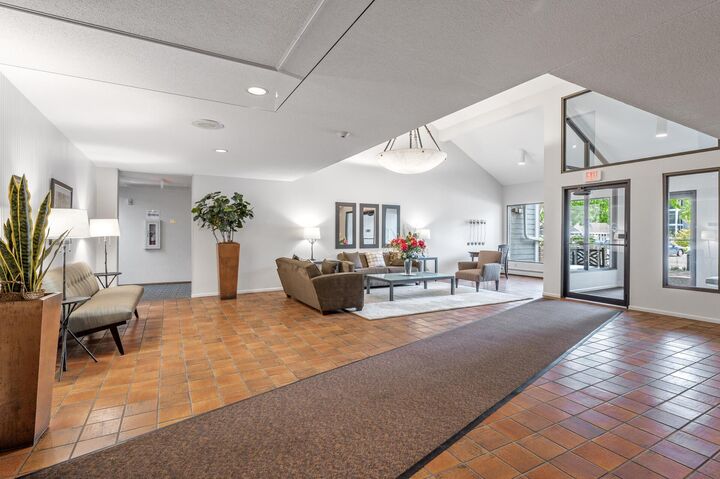 Property Photo:  3020 Saint Albans Mill Road 106  MN 55305 