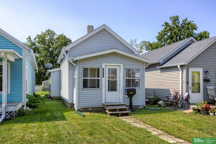 Property Photo:  1427 Lincoln Street  NE 68008 