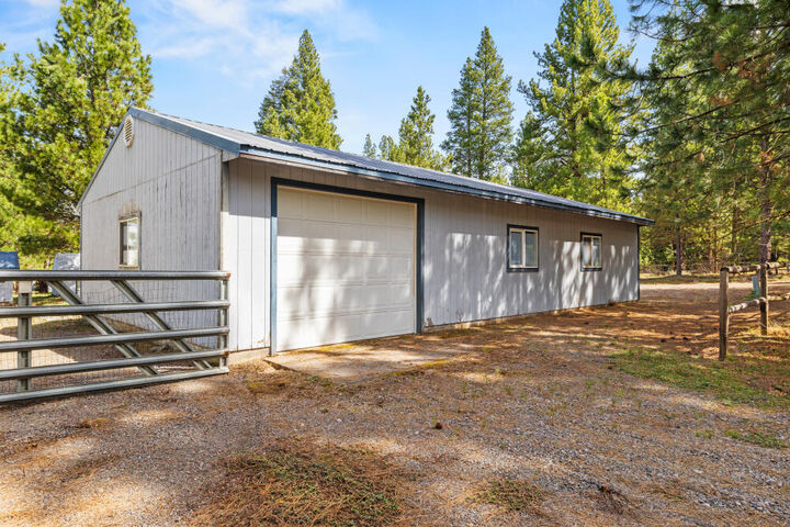 Property Photo:  22604 Horseshoe Way  OR 97601 