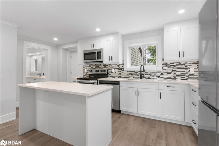33 Minnesota Street  Collingwood ON L9Y 3S2 photo