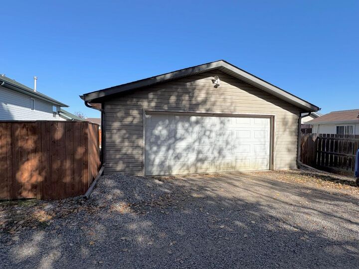 Property Photo: 6009 43 Avenue Close AB T4T 1W3