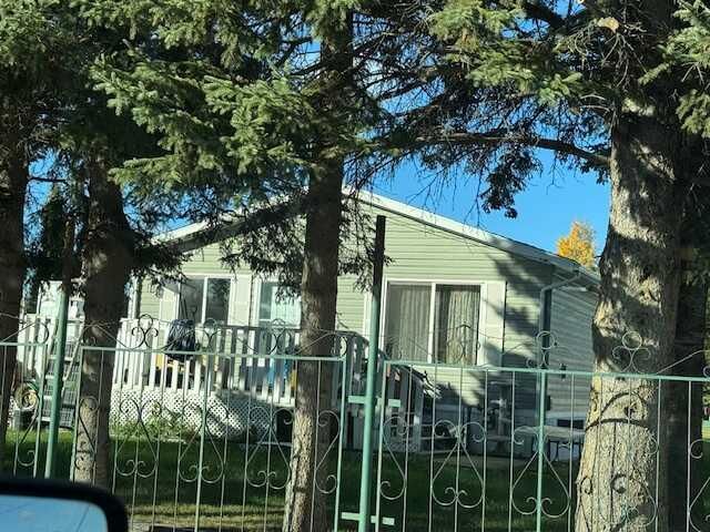 6620 5 Avenue  Edson AB T7E 1M4 photo