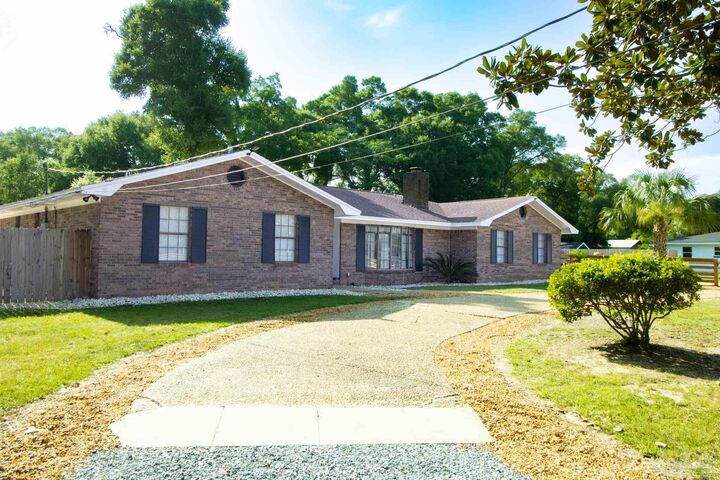 Property Photo: 605 N 69th Ave FL 32506