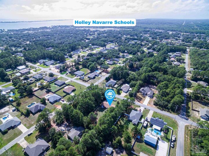 Property Photo: 2106 Andorra St FL 32566