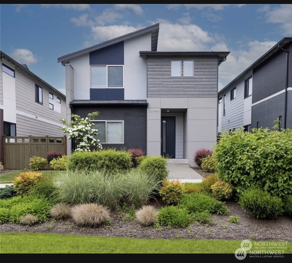 Property Photo:  33488  Golden Lakes Lane  WA 98010 