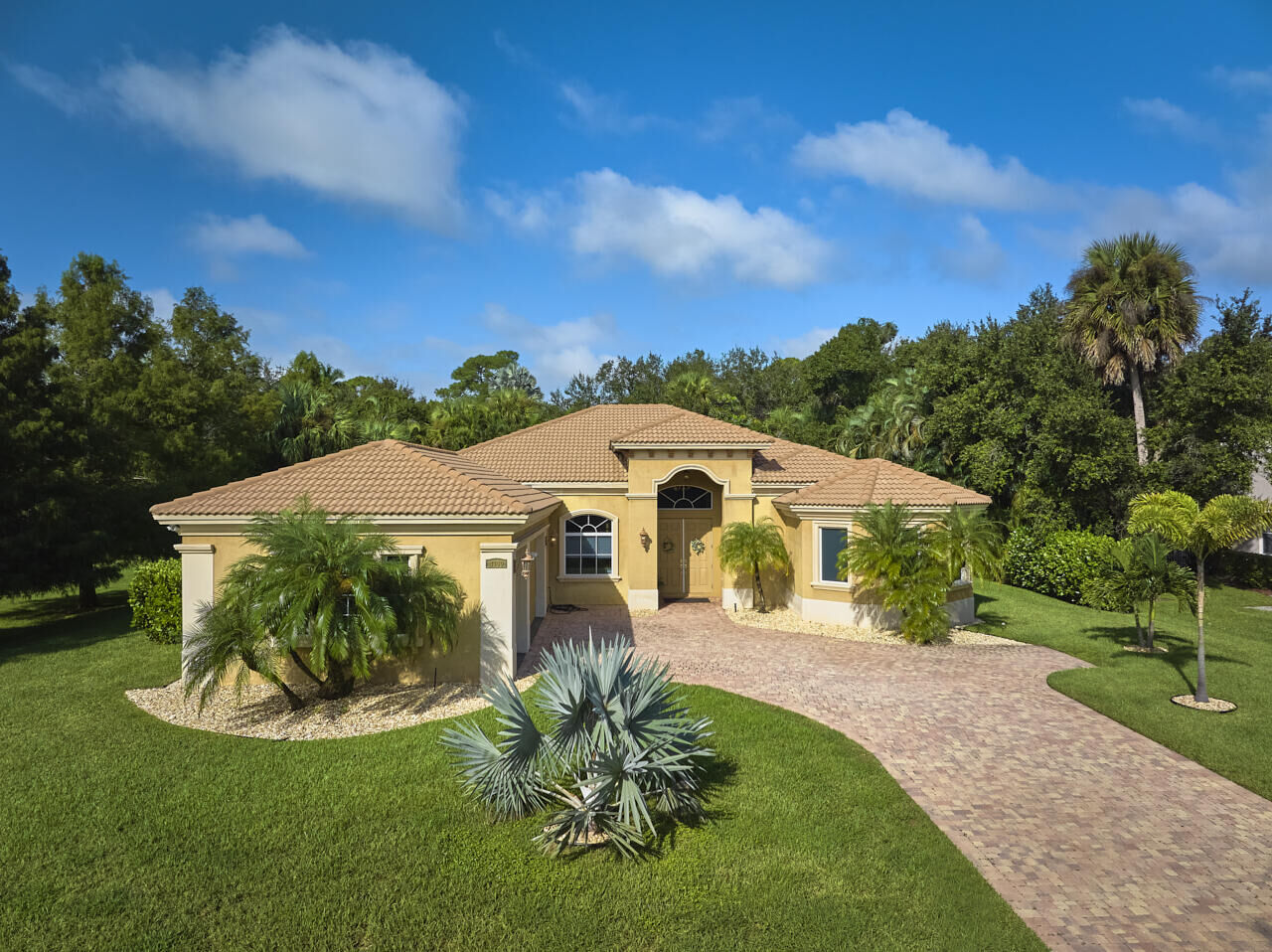 Property Photo:  8300 SW Cattleya Drive  FL 34997 
