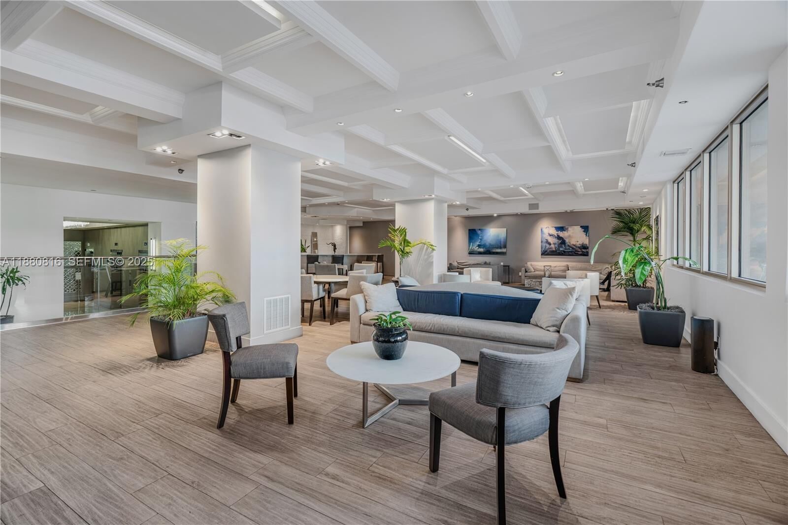 Property Photo: 100 Lincoln Rd 323 FL 33139