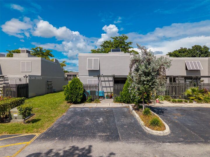 Property Photo: 11225 NW 16th Ct FL 33026