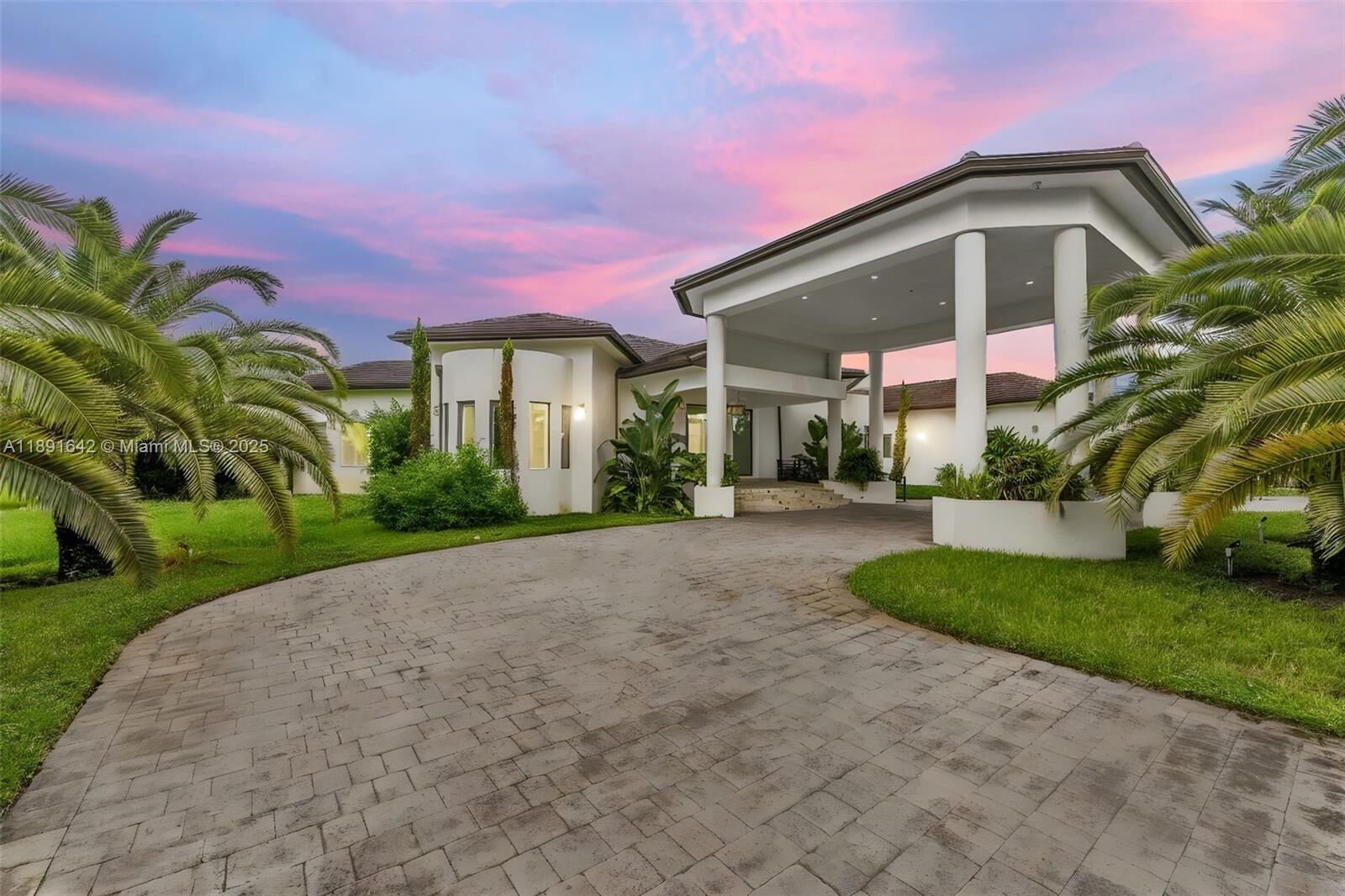 Property Photo:  12175 SW 45th St  FL 33175