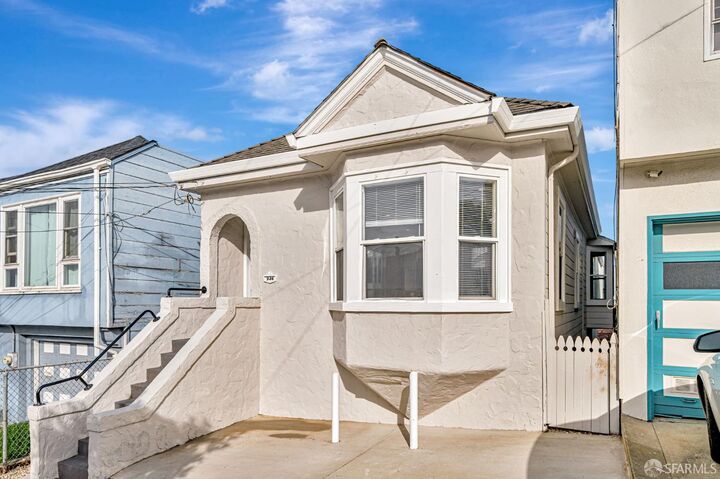 Property Photo:  946 Capitol Avenue  CA 94112 