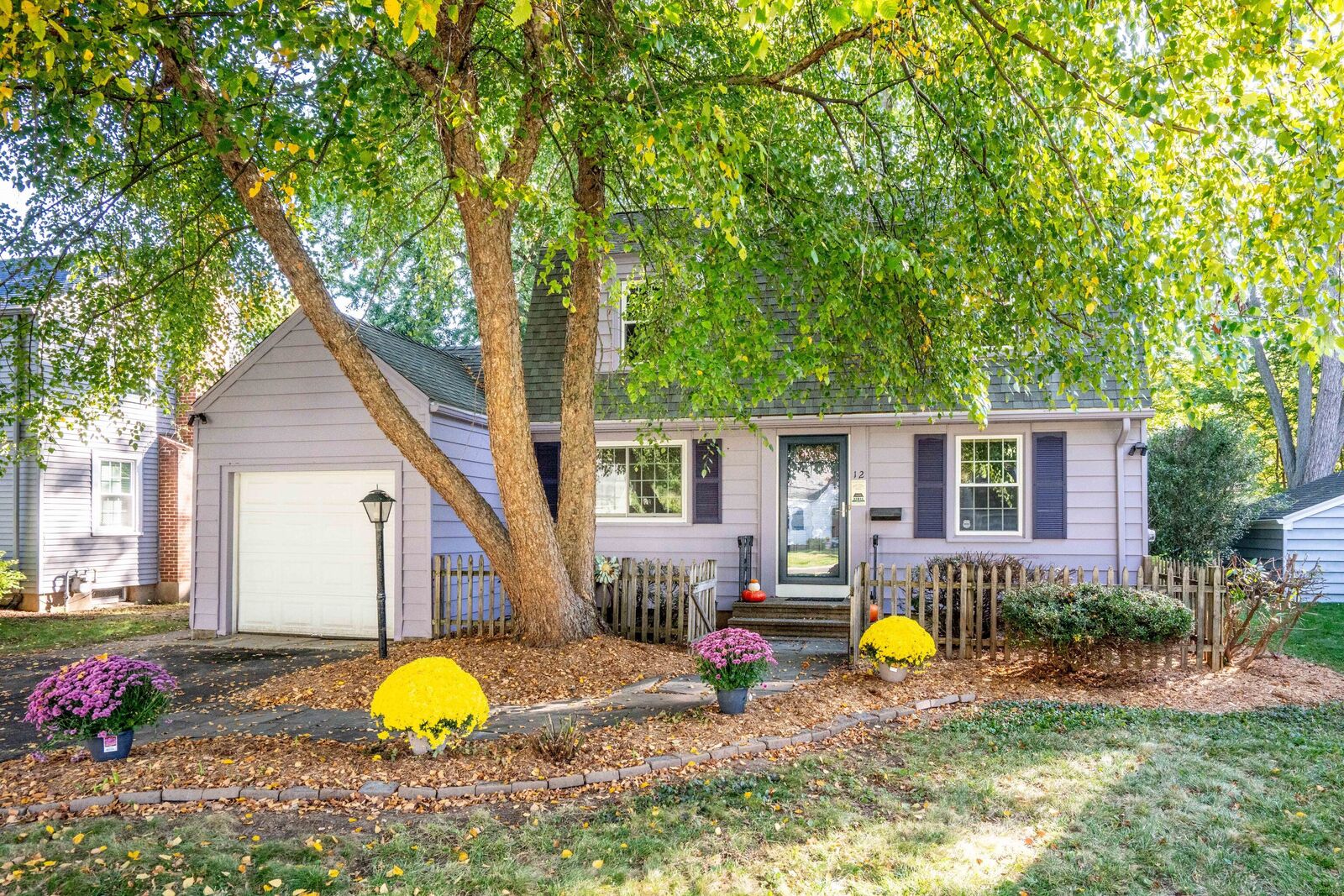 Property Photo: 12 Farnham Road CT 06119