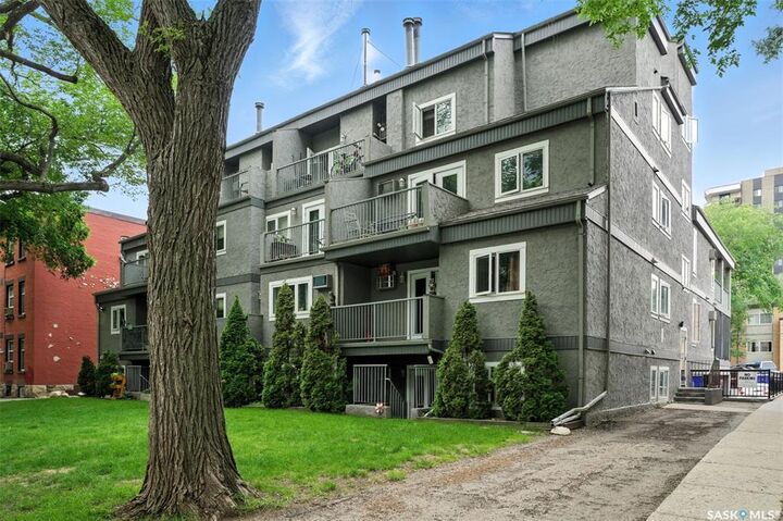 Property Photo: 431 4th Avenue 202 SK S7K 2M4
