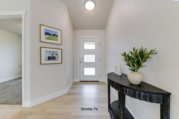 Property Photo: 10502 Lake Dr WA 99301