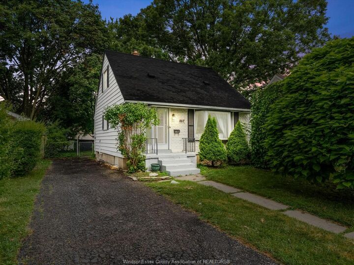 1017 Merritt Drive  Windsor ON N9B 3G5 photo