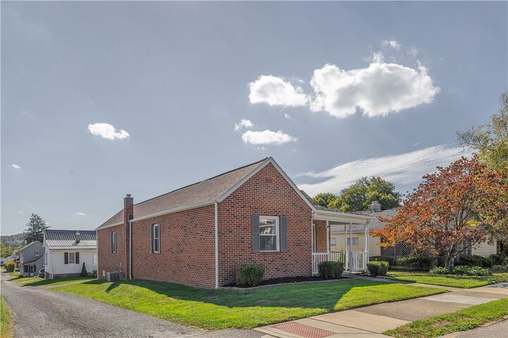 Property Photo: 325 Orchard Ave PA 16117