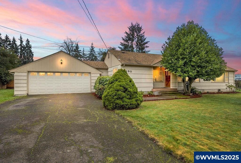 Property Photo: 190 Hunsaker Ln OR 97404