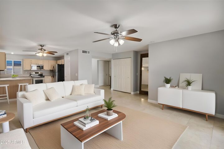 Property Photo: 220 N 22nd Place 1011 AZ 85213