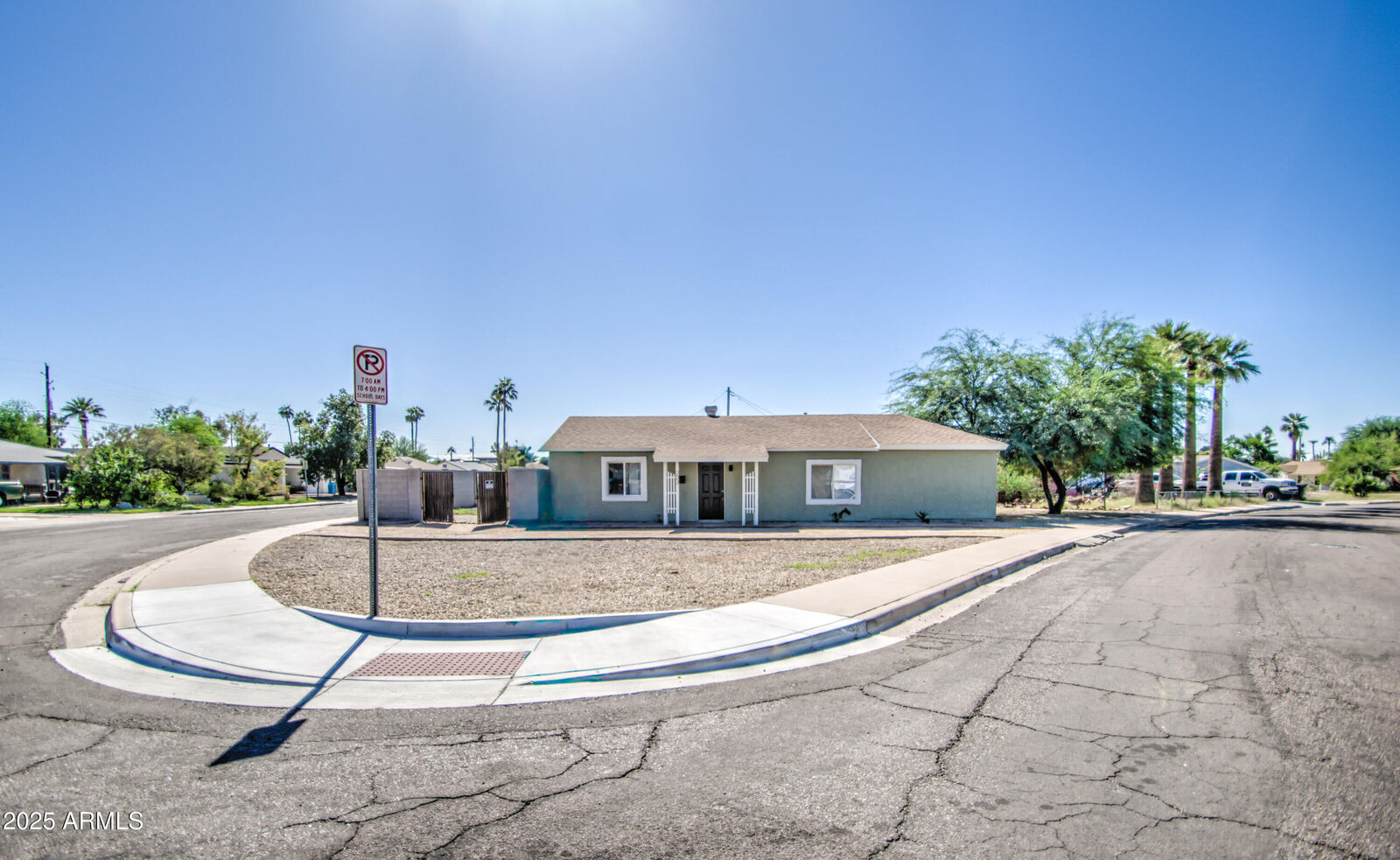 Property Photo: 203 W Mission Lane AZ 85021