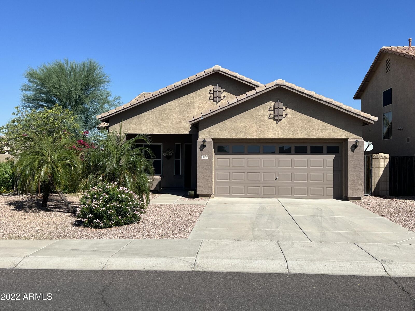 Property Photo: 14390 W Weldon Avenue AZ 85395