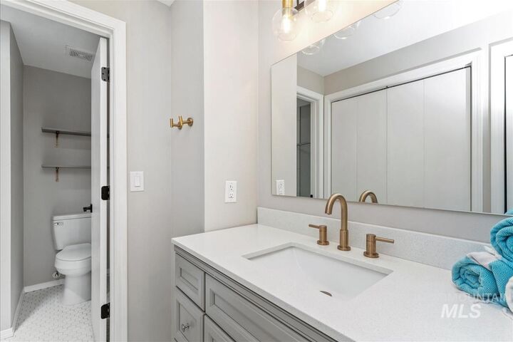 Property Photo:  455 N Pebble Beach Way  ID 83616 