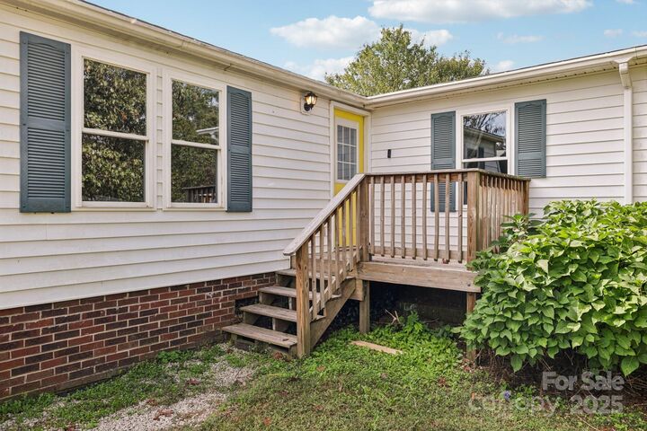 Property Photo: 2248 Circle R Road NC 28025