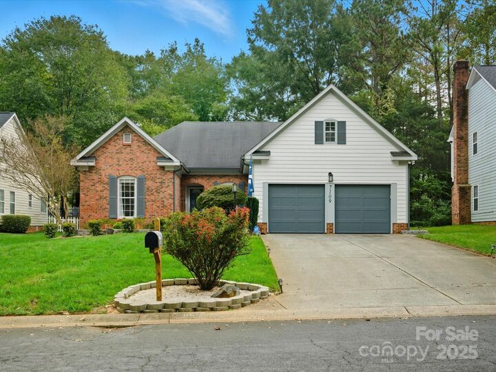 Property Photo: 7109 Scuppernong Court NC 28215