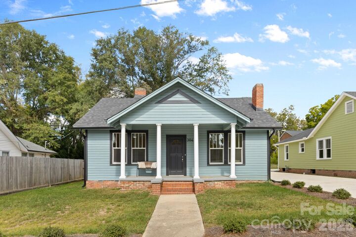 Property Photo: 304 W Gay Street SC 29720