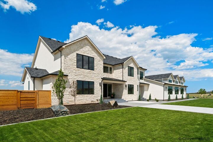 Property Photo: 1002 Haven Ct WY 82009