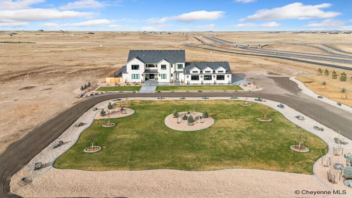 Property Photo: 1002 Haven Ct WY 82009