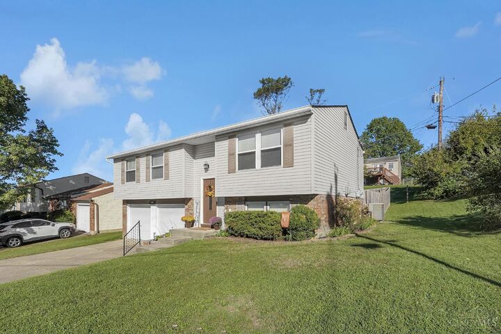Property Photo:  4364 Champdale Ln  OH 45238 