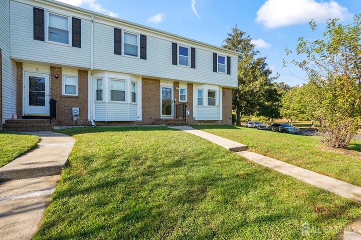 Property Photo:  1 Dogwood Court  NJ 08872 