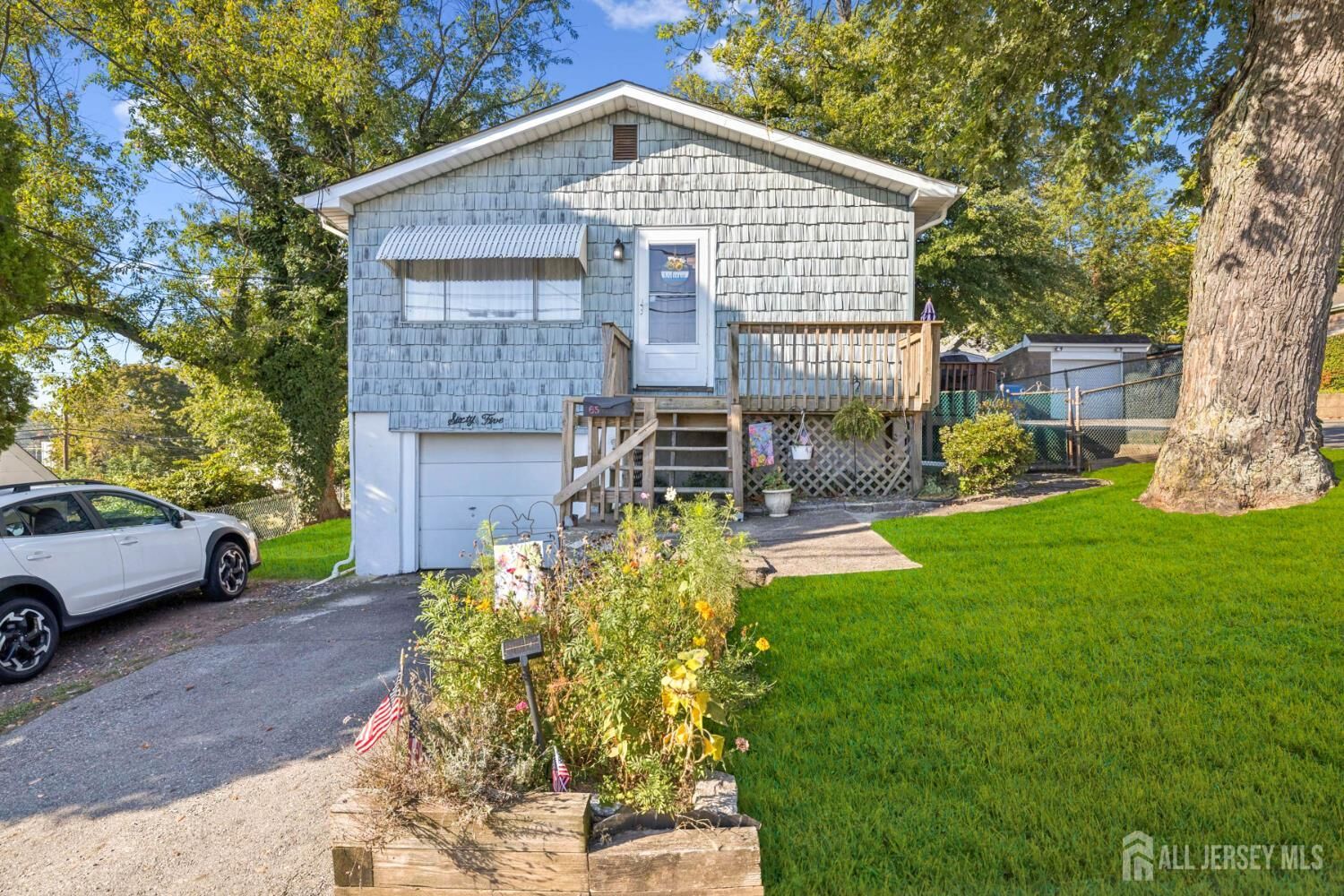 Property Photo:  65 Russell Street  NJ 07095 