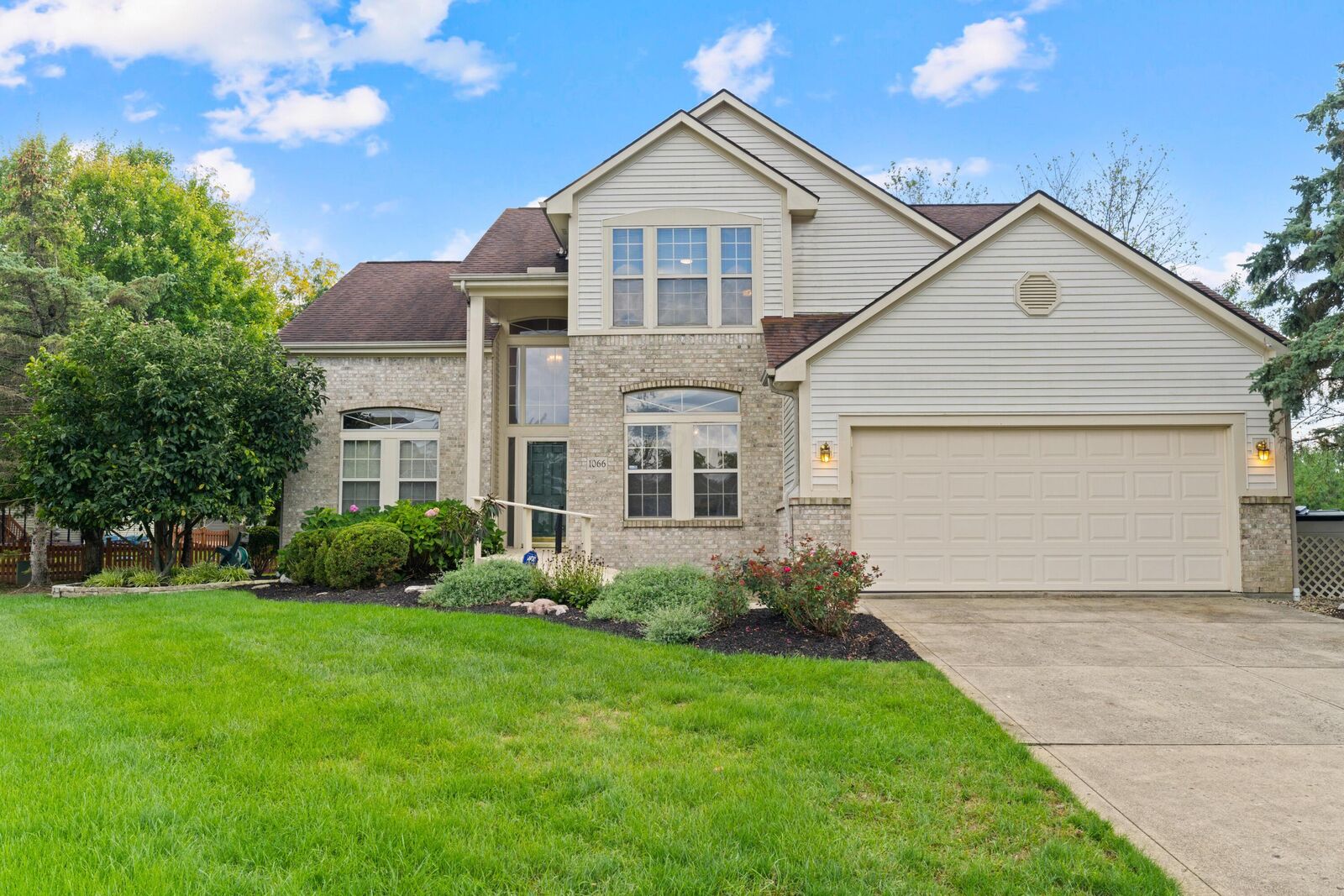 Property Photo: 1066 Celosia Court OH 43068