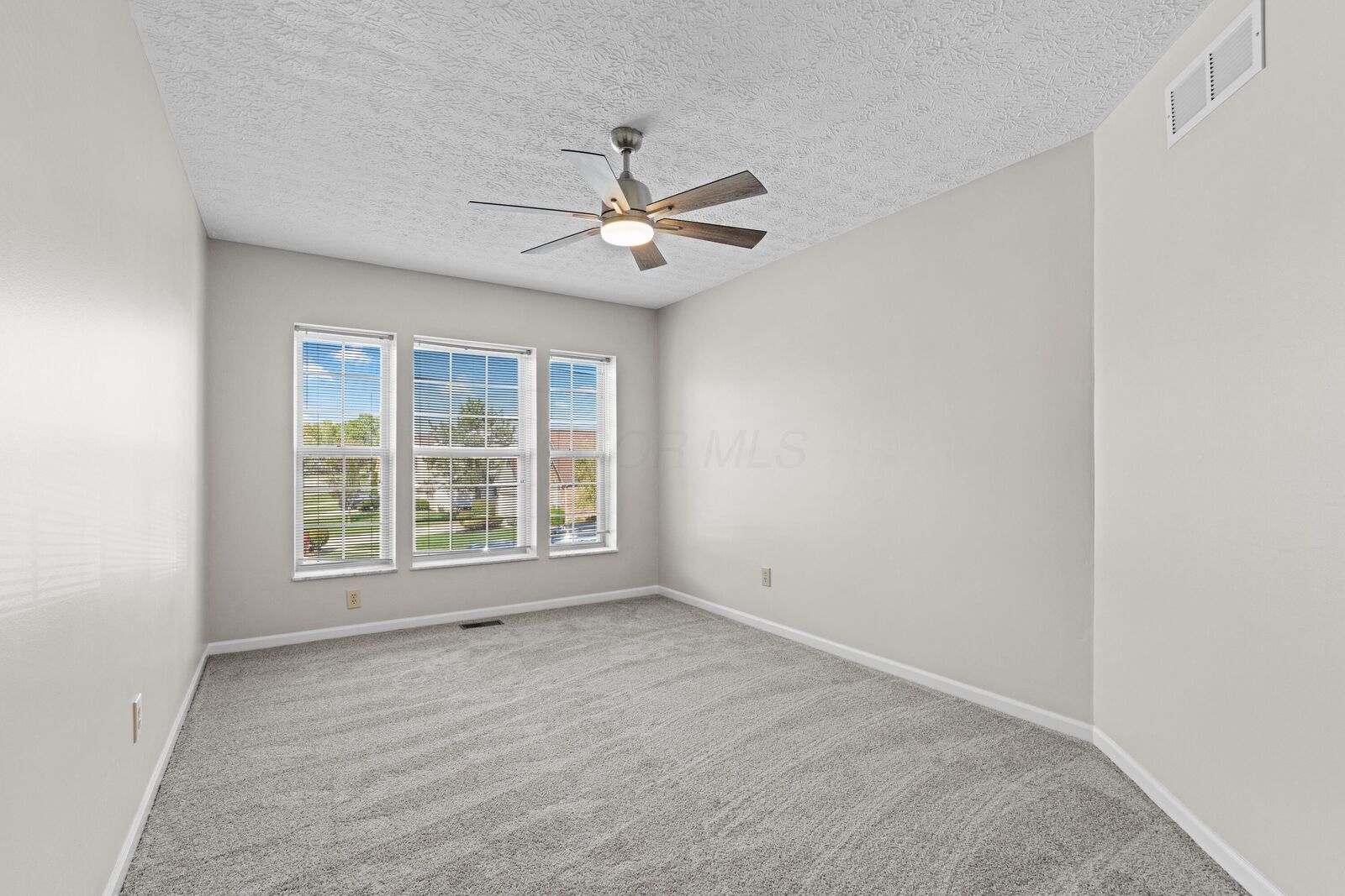 Property Photo: 1066 Celosia Court OH 43068