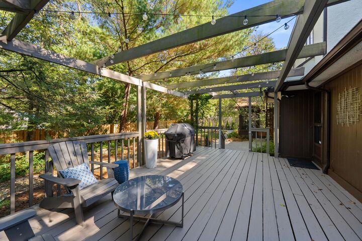Property Photo: 200 W Jeffrey Place OH 43214
