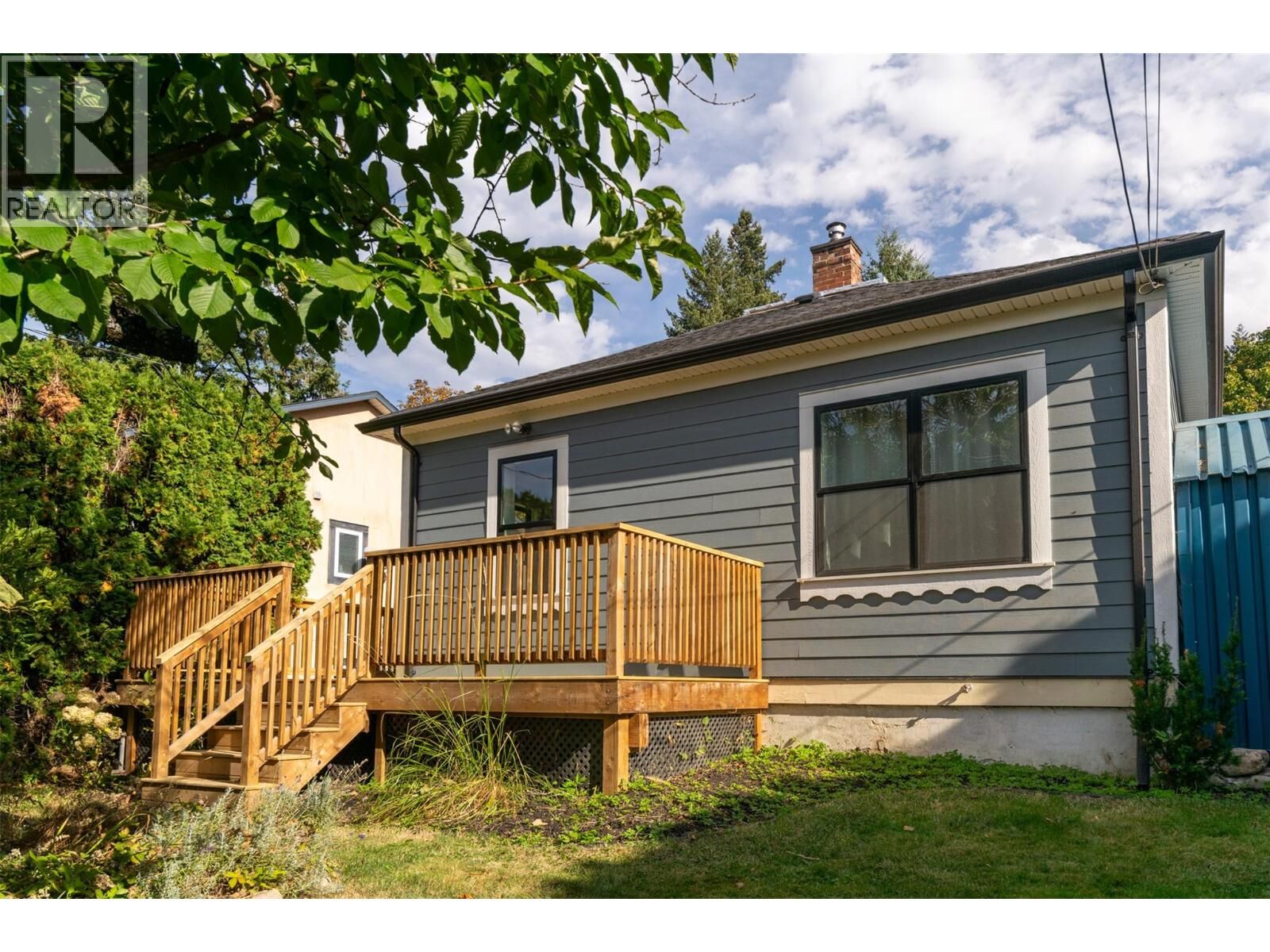 Property Photo:  550 6 Street Southeast  BC V1E 4E4 