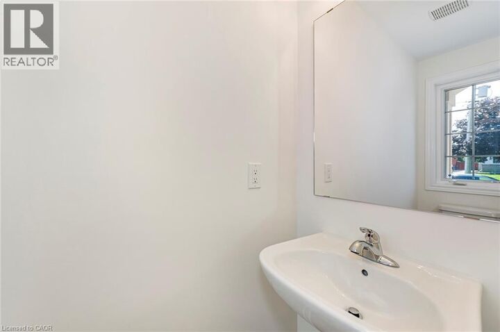 Property Photo: 14 Jellicoe Court ON L9A 4T1