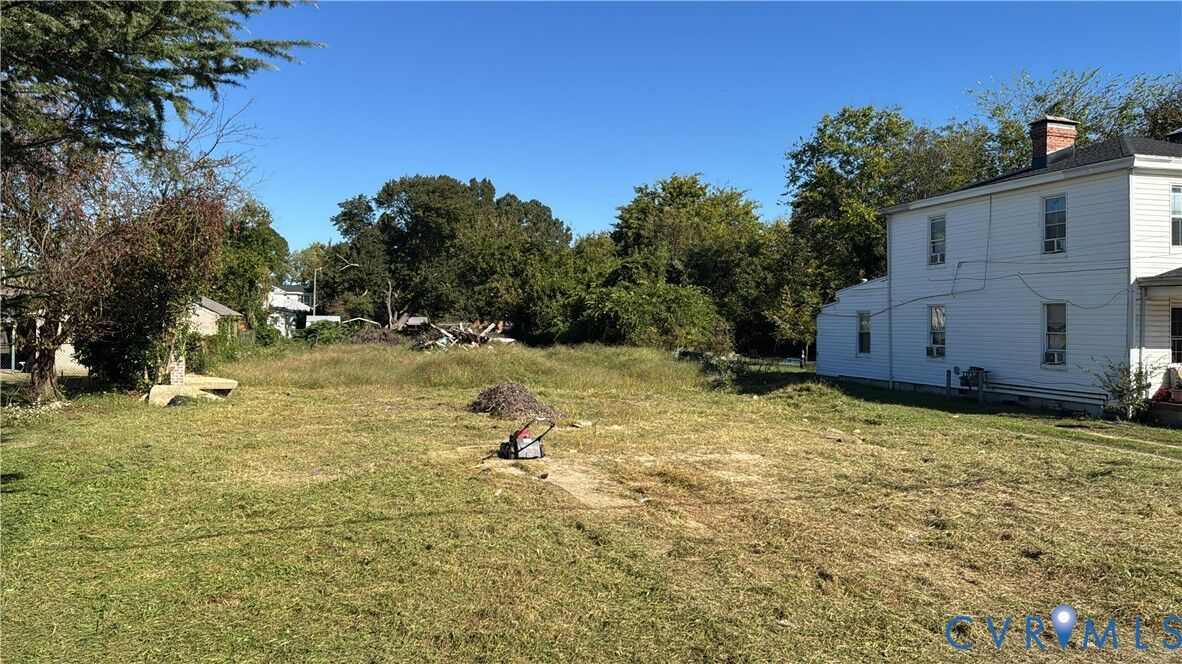 Property Photo:  2031-2033 Ferndale Avenue  VA 23803 