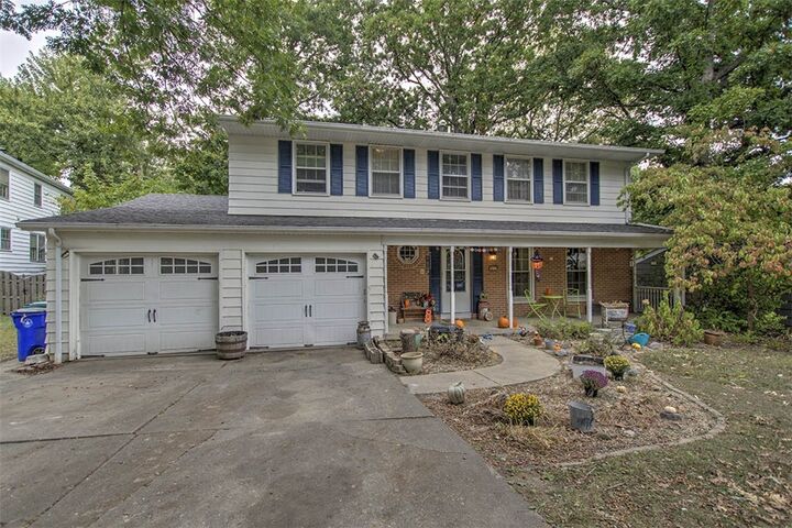 411 Woodhill Drive  Decatur IL 62521 photo