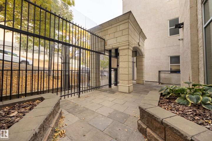 Property Photo: 10503 98 Avenue NW 202 AB T5K 0B2