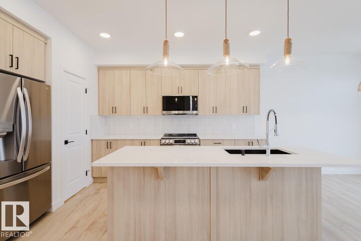 2130 Crossbill Lane NW  Edmonton AB T5S 0W3 photo