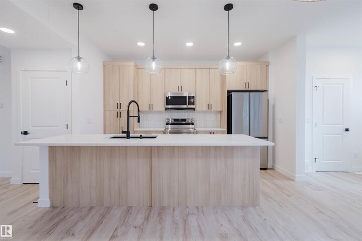 2130 Crossbill Lane NW  Edmonton AB T5S 0W3 photo