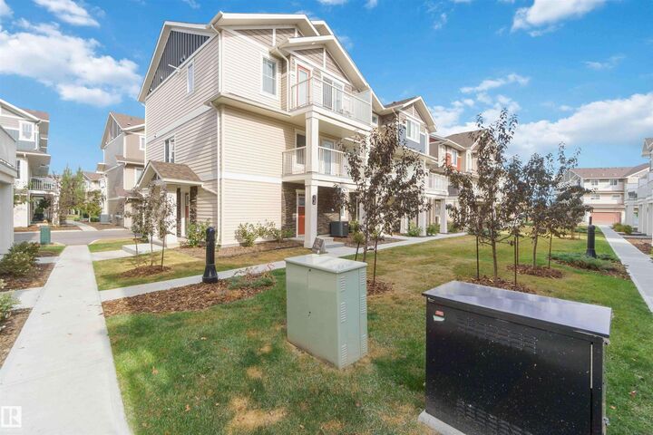 17832 78 Street NW 77  Edmonton AB T5Z 0P7 photo