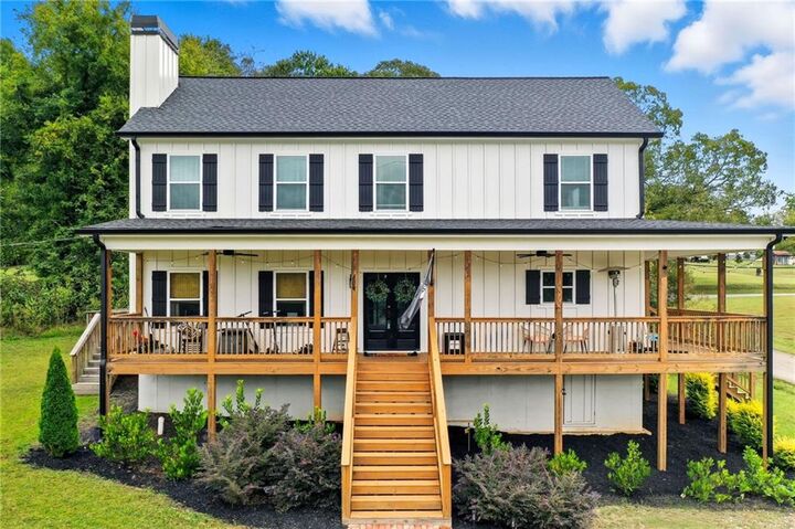 Property Photo: 204 North Avenue GA 30151