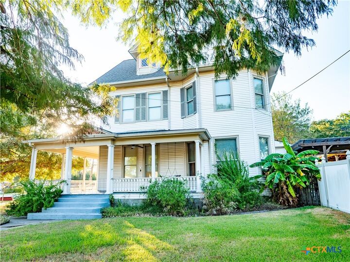 Property Photo: 408 E Reuss Boulevard TX 77954