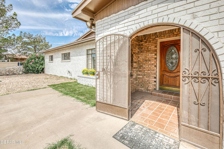 5905 Brazos Avenue  El Paso TX 79905 photo
