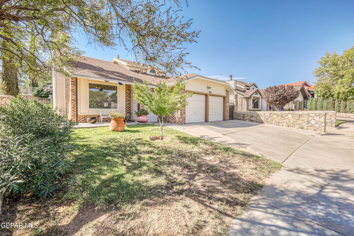 Property Photo:  2025 Ralph Janes Place  TX 79936 