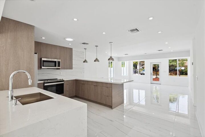 2201-1 NE 9th Ave 1  Wilton Manors FL 33305 photo