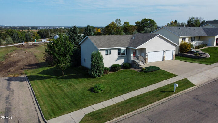 Property Photo: 1708 14th Avenue SE ND 58554