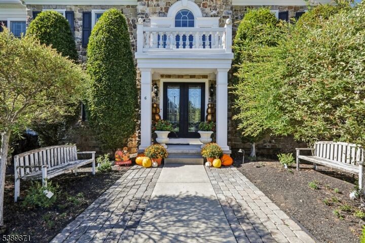 Property Photo:  6 Northwood Dr  NJ 07417 